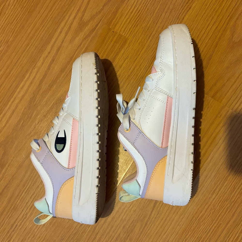 Women’s Champion sneakers - only worn a couple times
Pastel colors - Size 9
